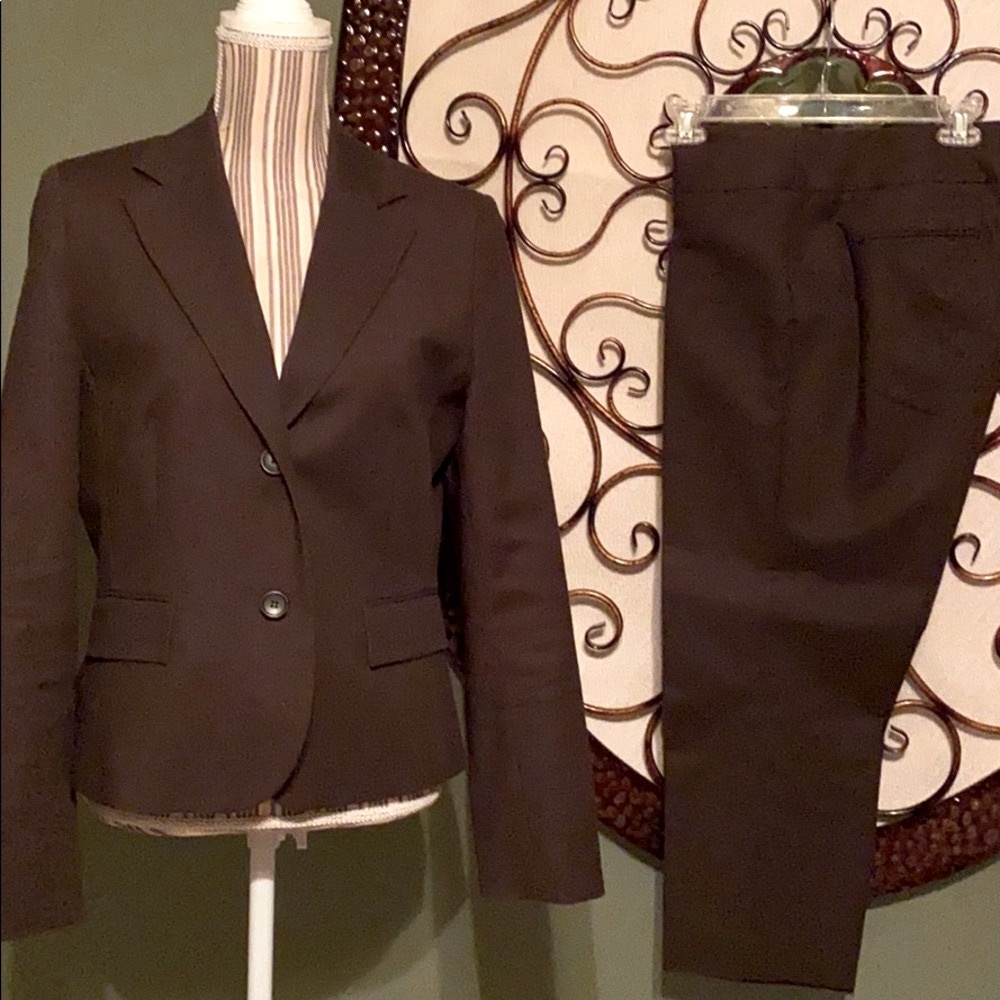 LOFT 2 pc suit 10 jacket and cropped dress pant